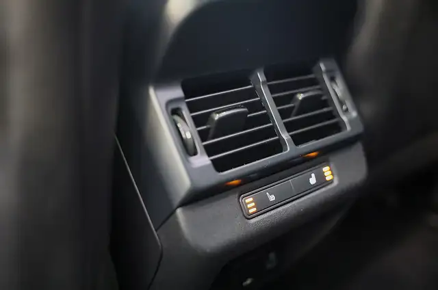 Land Rover Range Rover Evoque view 14