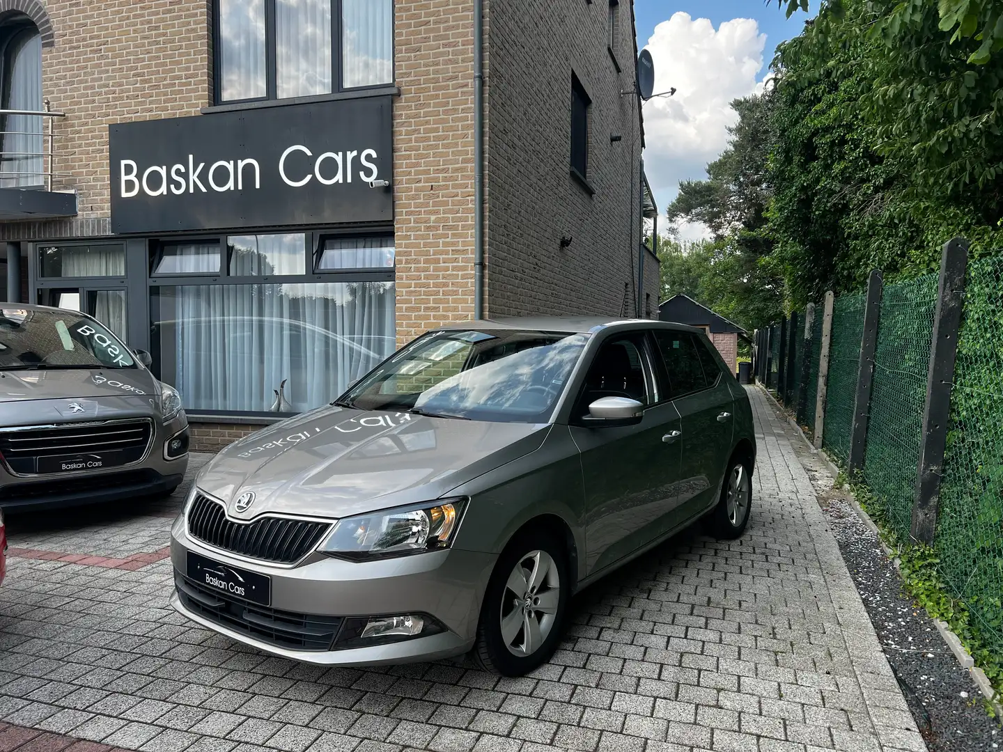 Skoda Fabia 1.0i/M2016/65.000KM/NAVIGATIE/12M GARANTIE Braun - 2