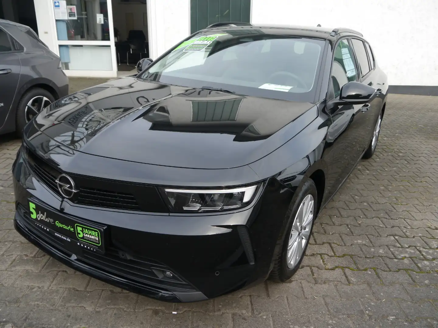 Opel Astra L ST 1.2 Turbo Enjoy inkl. Big Deal! Negro - 2