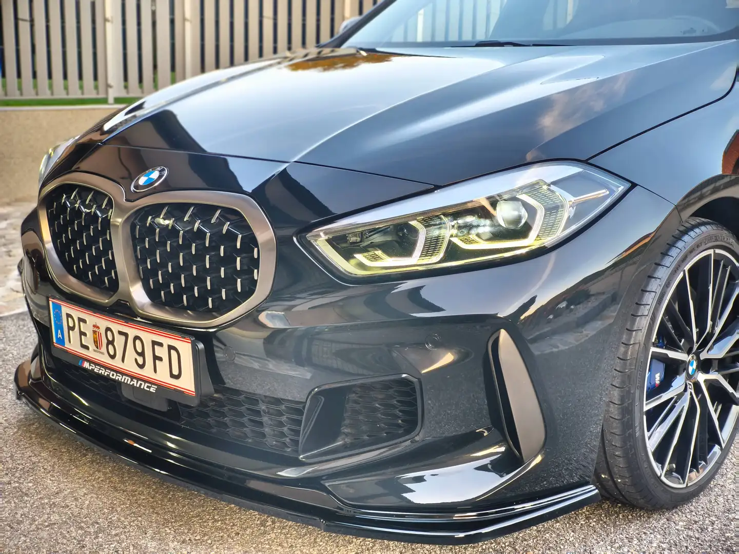 BMW 135 M135i xDrive Aut. Schwarz - 2
