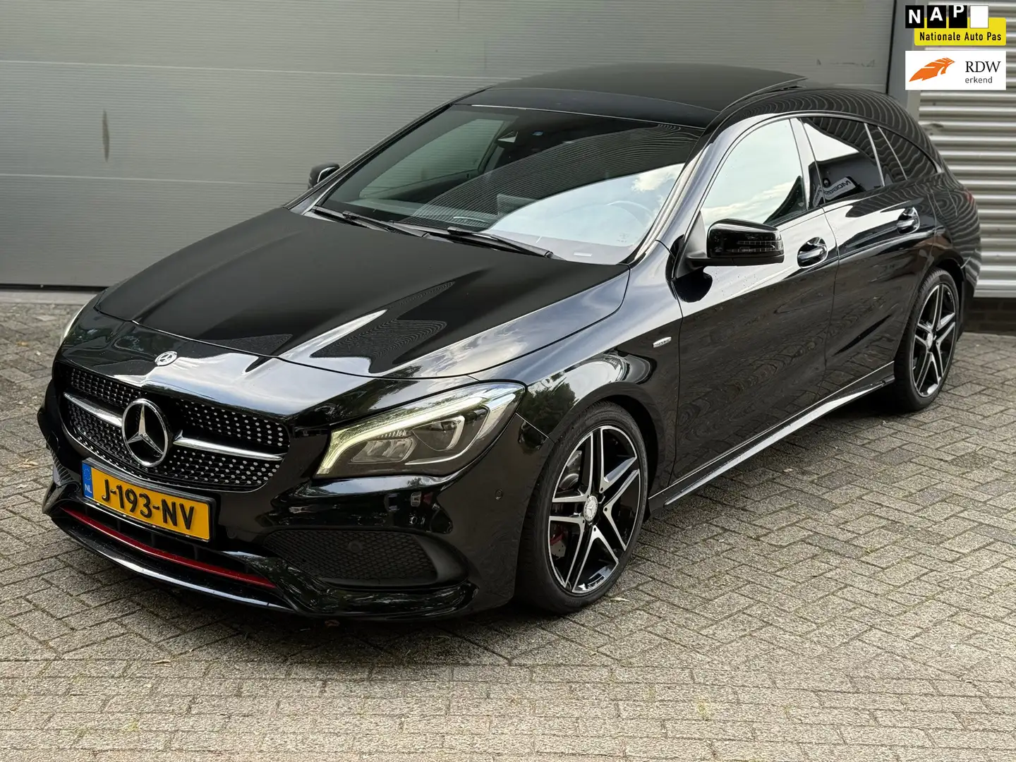 Mercedes-Benz CLA 250 Shooting Brake Sport 4MATIC Prestige AMG l Pano l Noir - 1