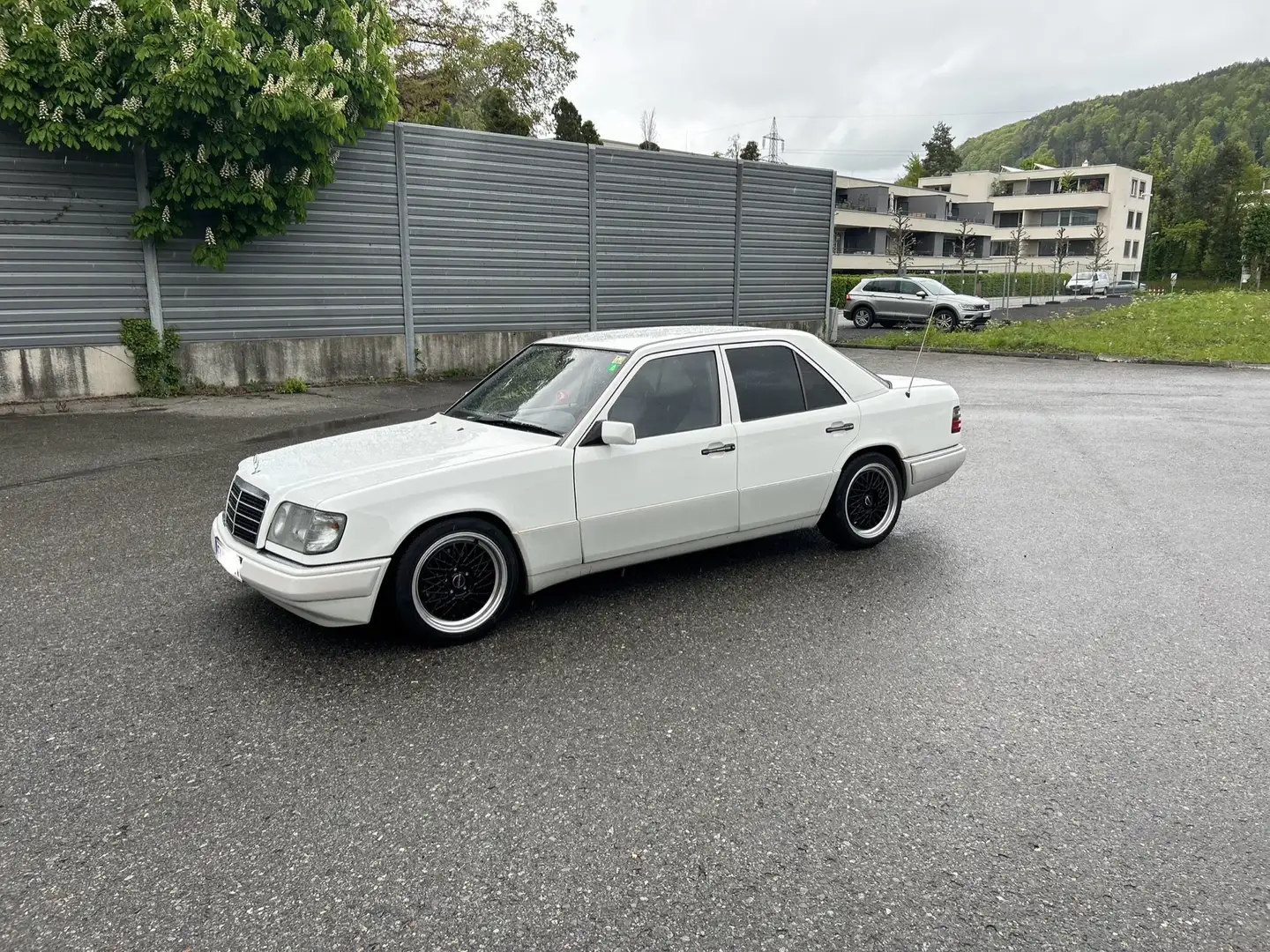 Mercedes-Benz E 200 Ds. W124 Pickerl 5/2025+4 Wit - 1