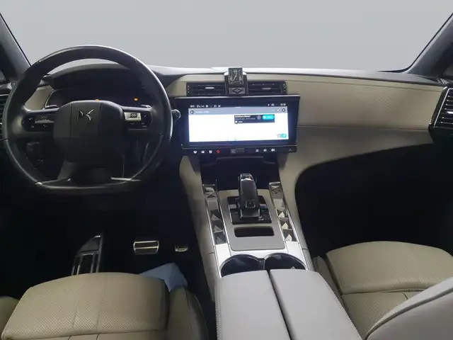 DS Automobiles DS 7 view 12