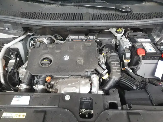 DS Automobiles DS 7 view 8