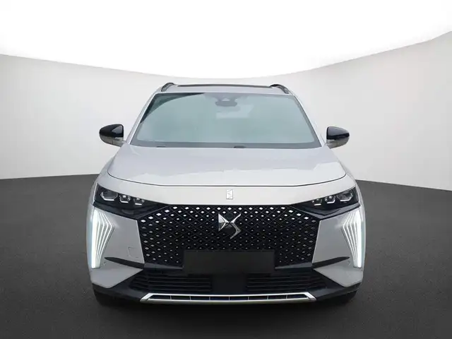 DS Automobiles DS 7 view 3