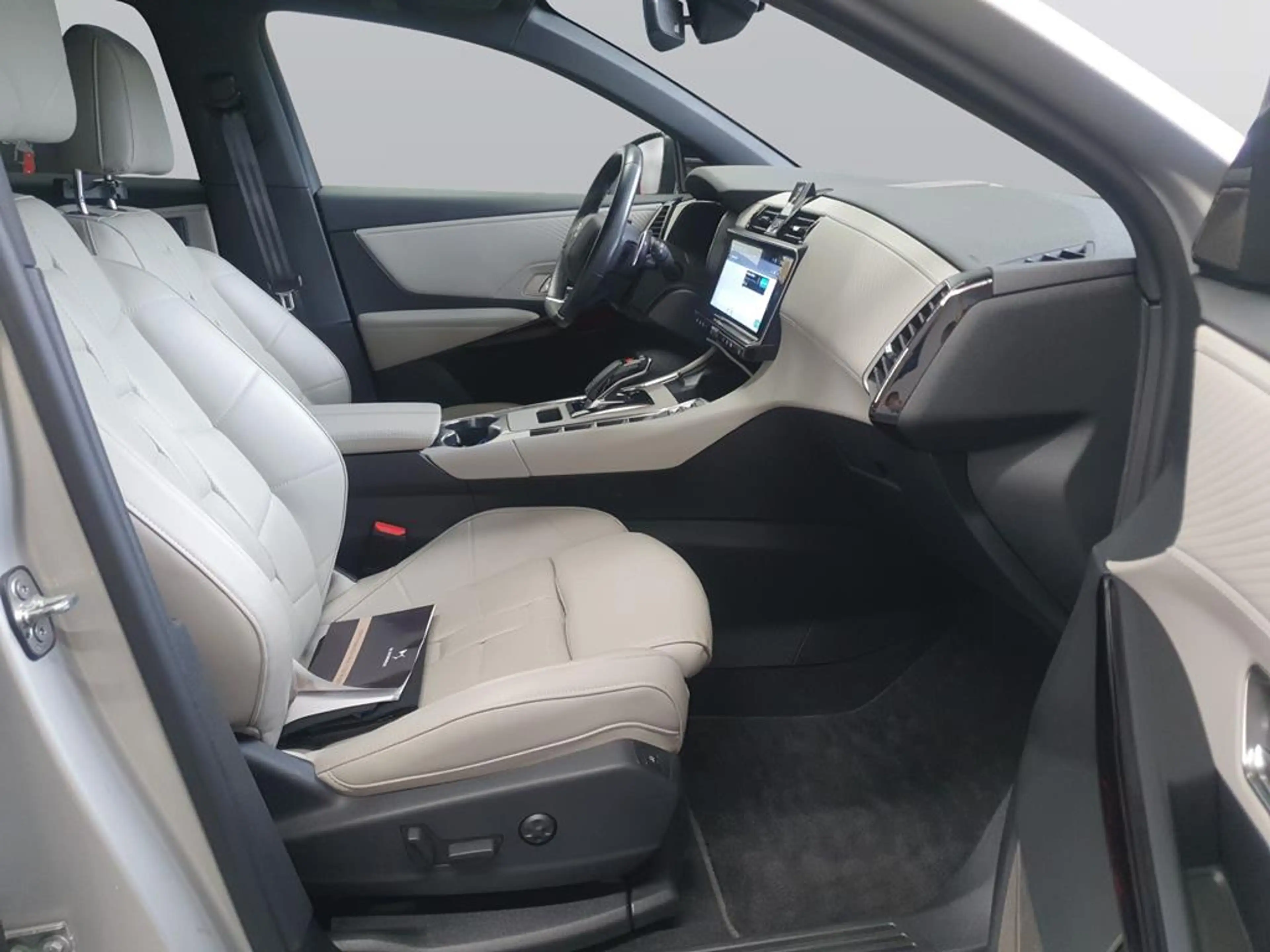 DS Automobiles DS 7 Opera — photo 13