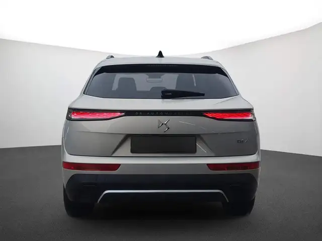 DS Automobiles DS 7 view 4