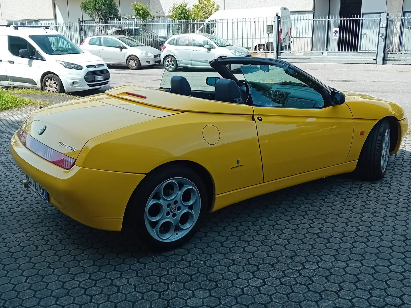 Alfa Romeo Spider Spider 2.0 ts 16v L Limited Edition Желтый - 2