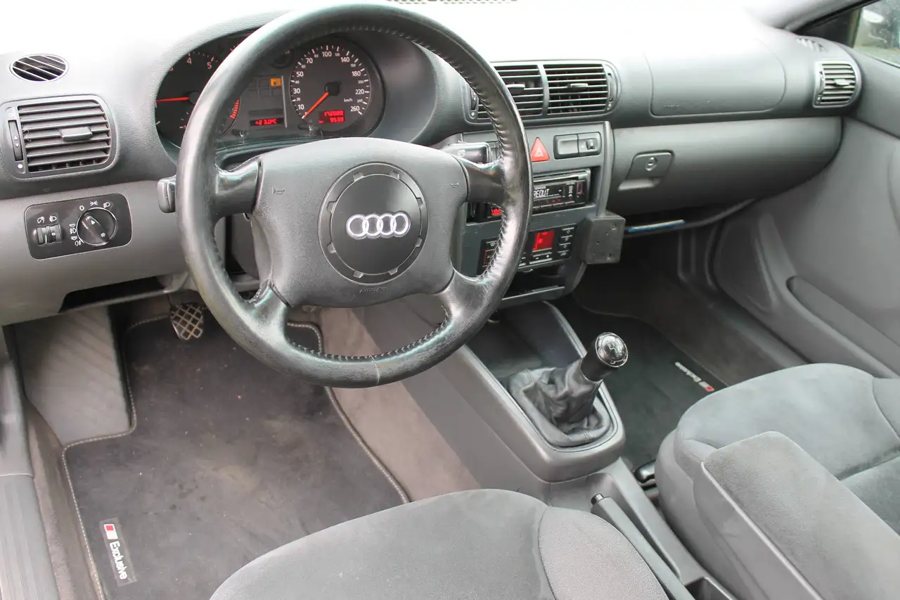 Audi A3 1.6 Attraction Klima SHZ Tüv 10.27, foto 6