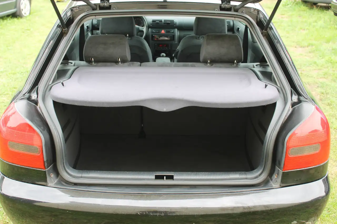 Audi A3 1.6 Attraction Klima SHZ Tüv 10.27, foto 9
