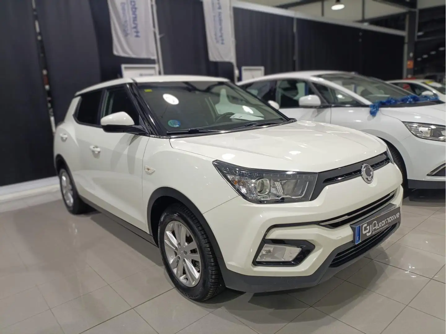 SsangYong Tivoli 1.6 GASOLINA/GLP 128CV Blanc - 1