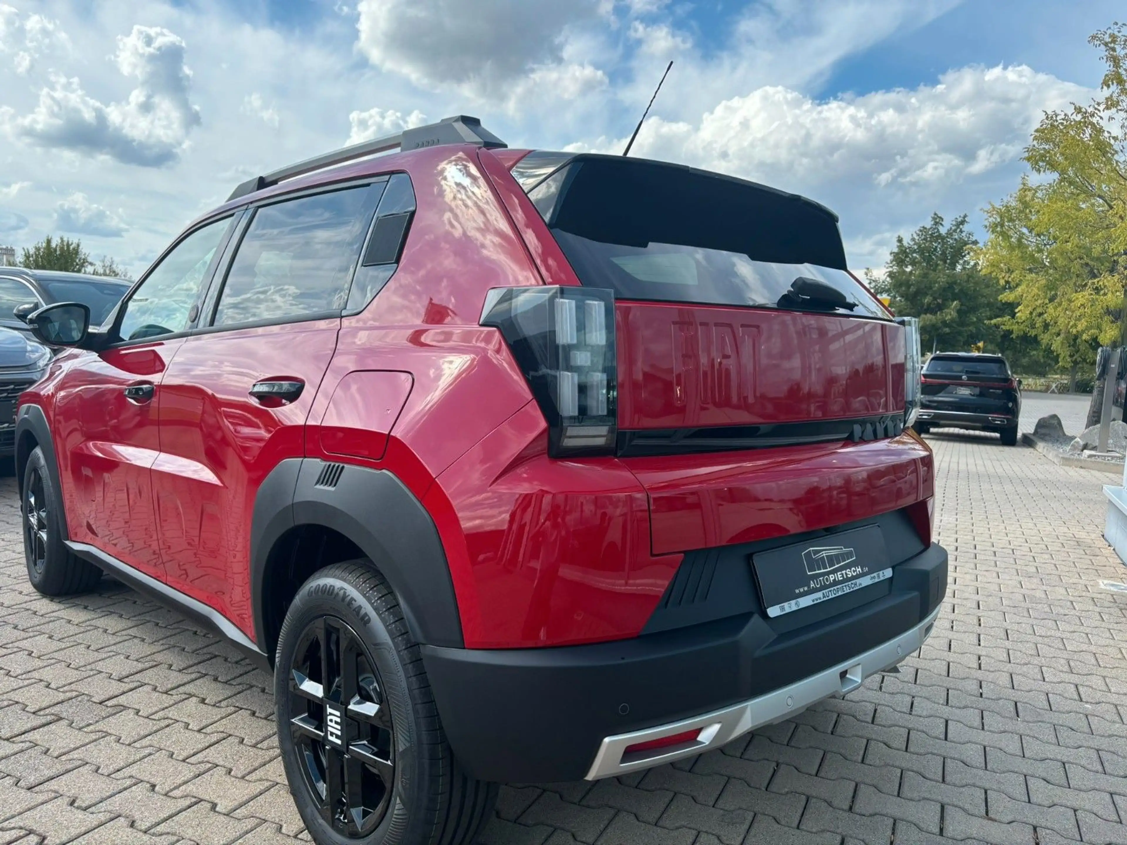 Fiat Grande Panda Hybrid ICON 1.2 eDCT 81 kW — photo 6