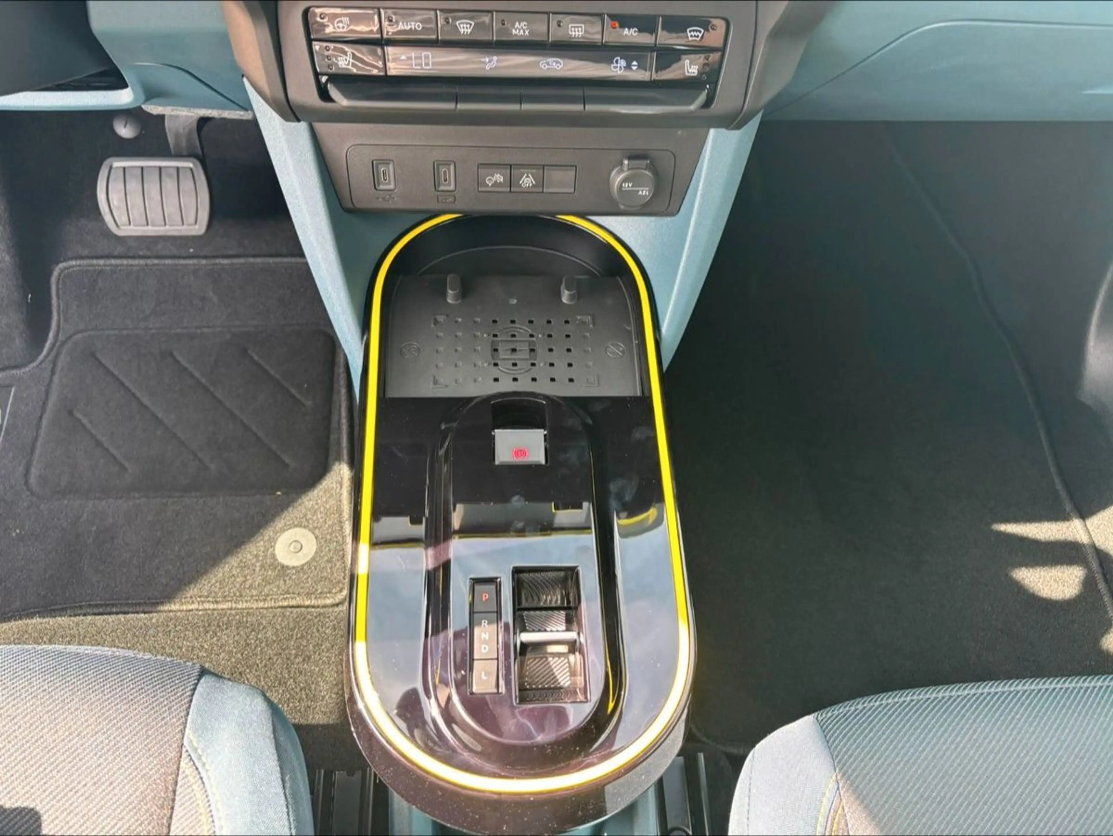 Fiat Grande Panda Hybrid ICON 1.2 eDCT 81 kW — photo 15