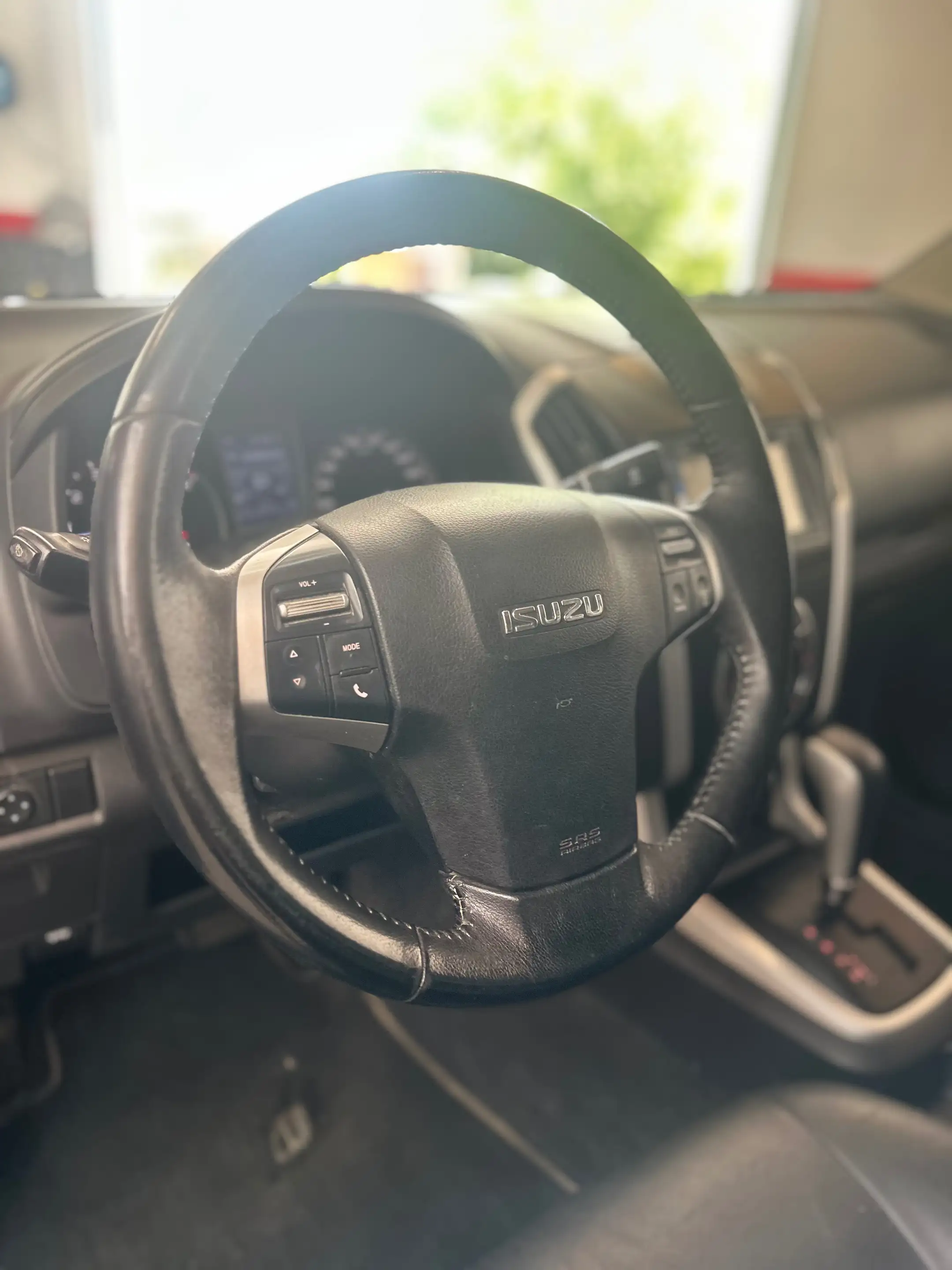 Isuzu D-Max D-Max 2.5 Turbo Di 4WD LSX Generation Hardtop — photo 11