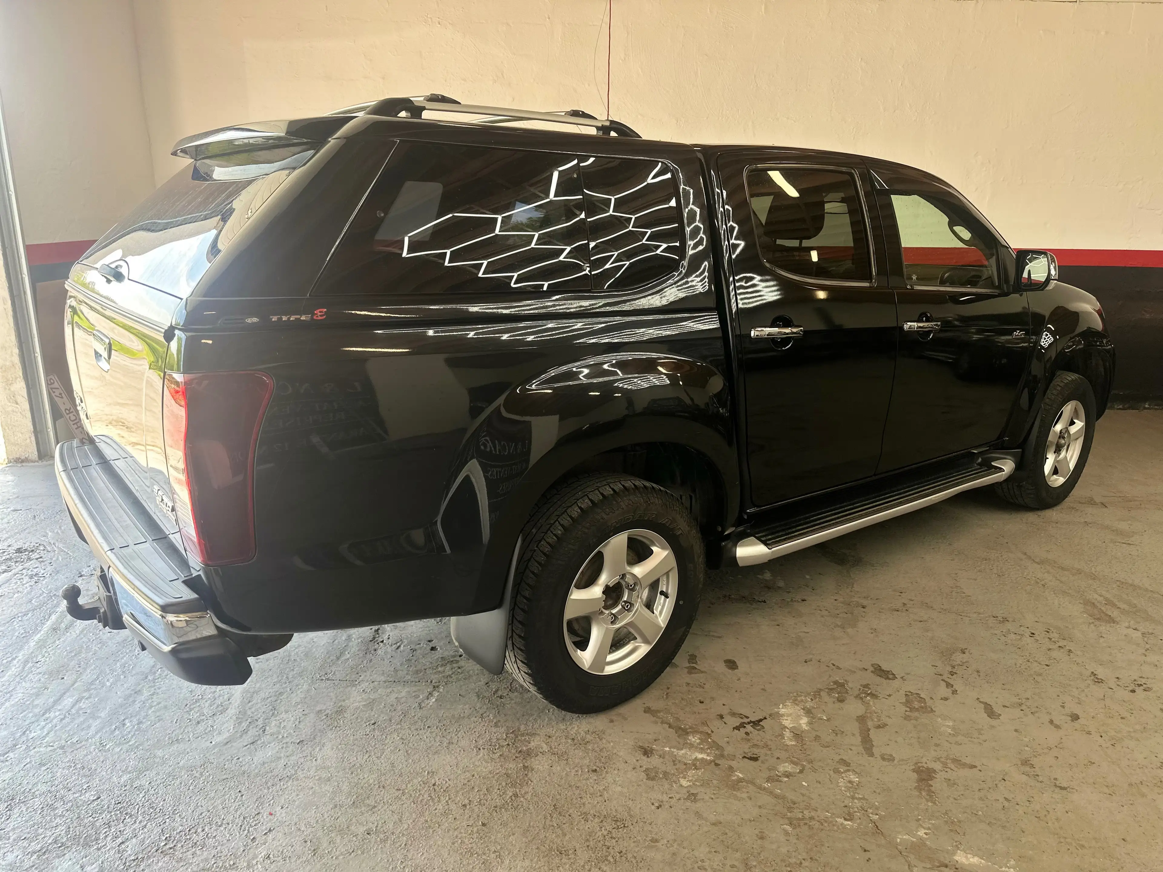 Isuzu D-Max D-Max 2.5 Turbo Di 4WD LSX Generation Hardtop — photo 9