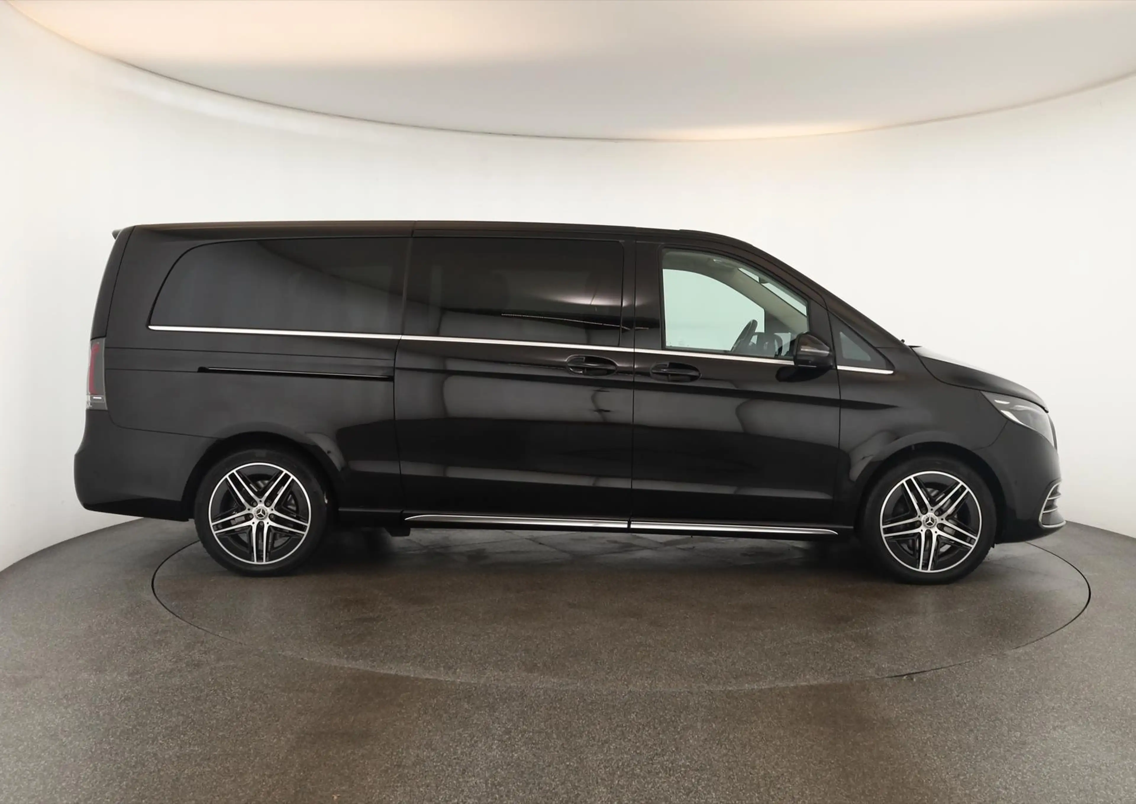Mercedes-Benz V 300 d 4M extralang EXCLUSIVE 7S Nav BM ACC 360 — photo 4