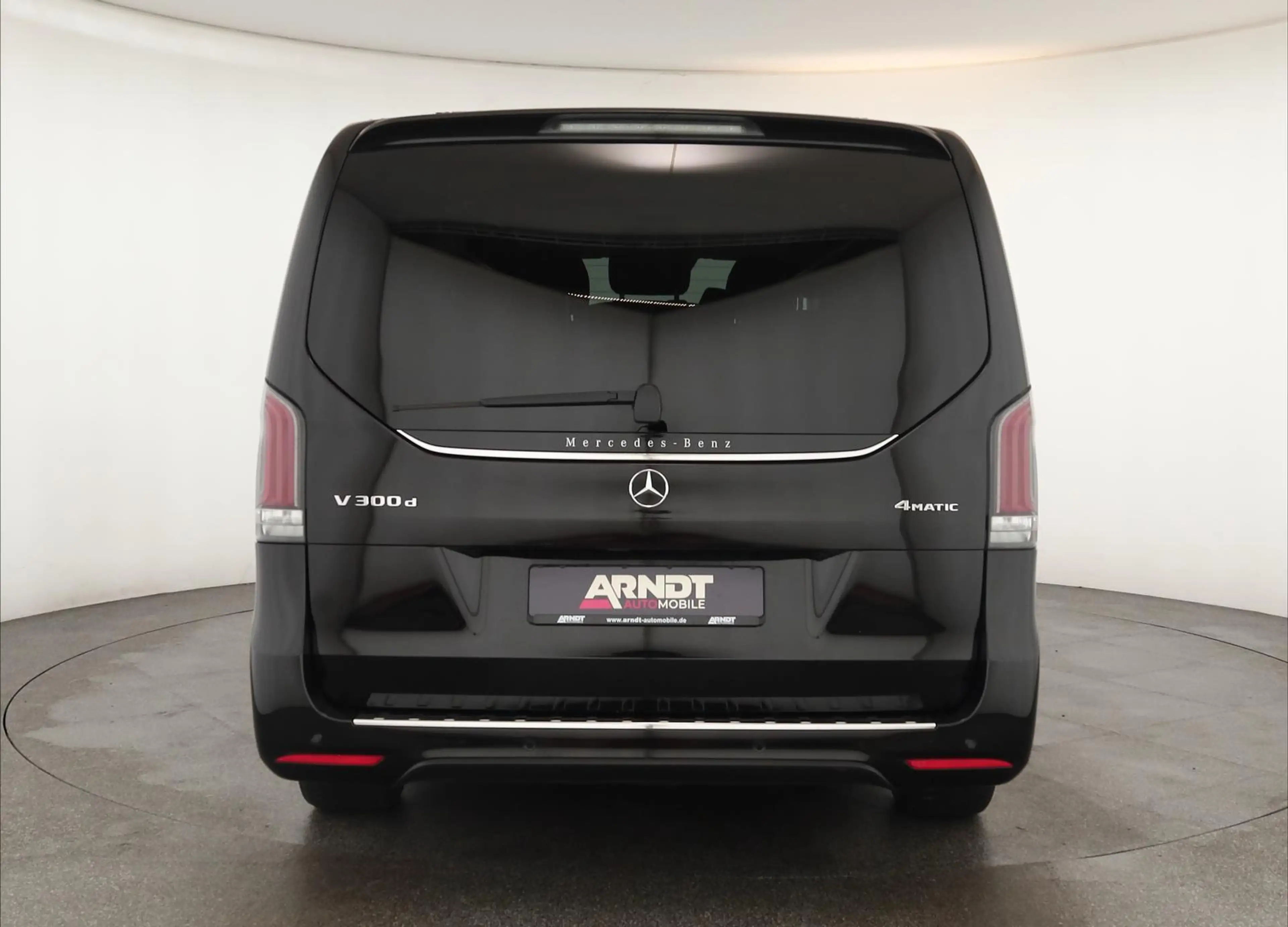Mercedes-Benz V 300 d 4M extralang EXCLUSIVE 7S Nav BM ACC 360 — photo 6