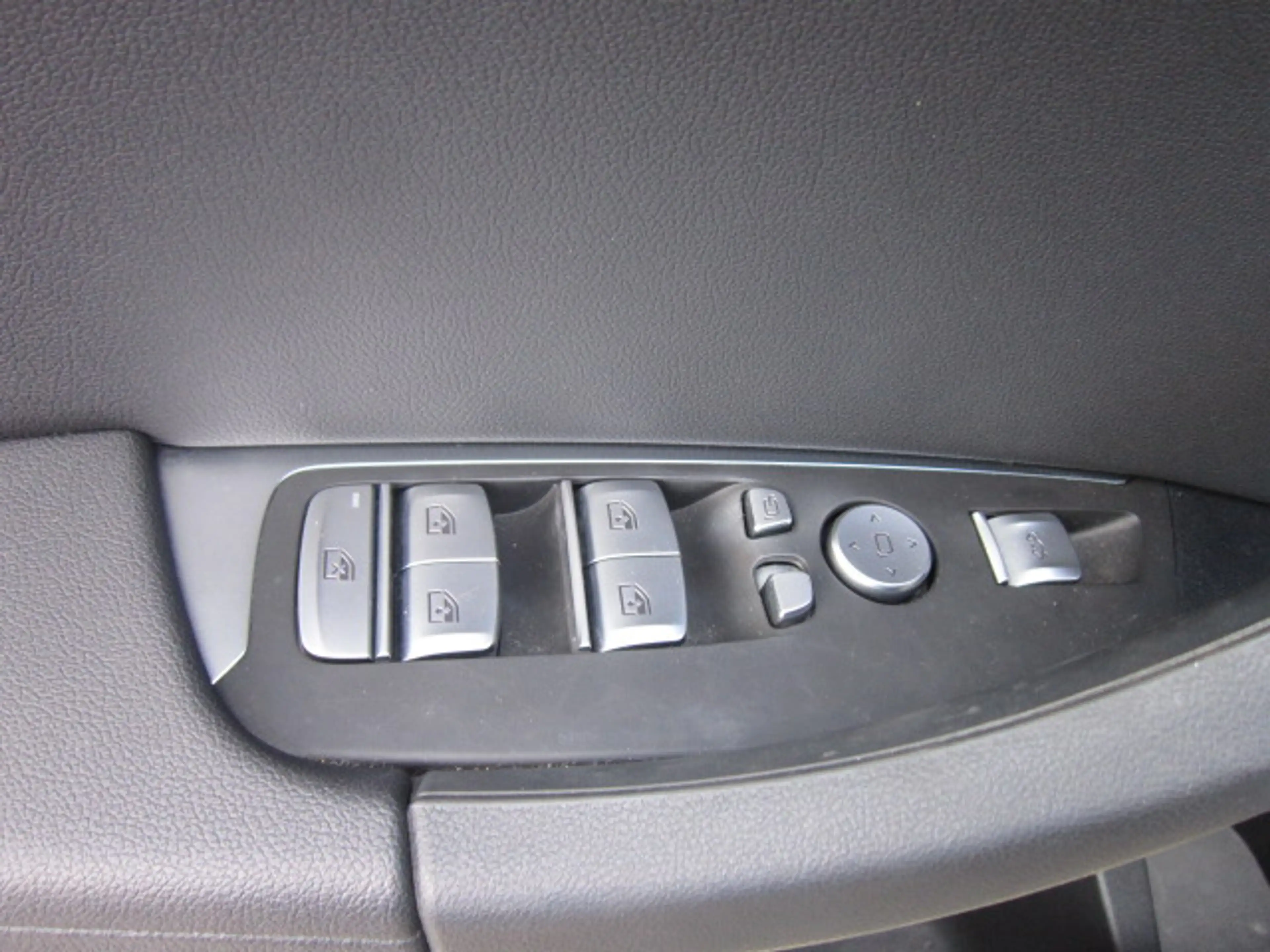 BMW iX3 PROF NAVI + ELEK TREKHAAK + LEDER + OPEN PANO DAK — photo 13