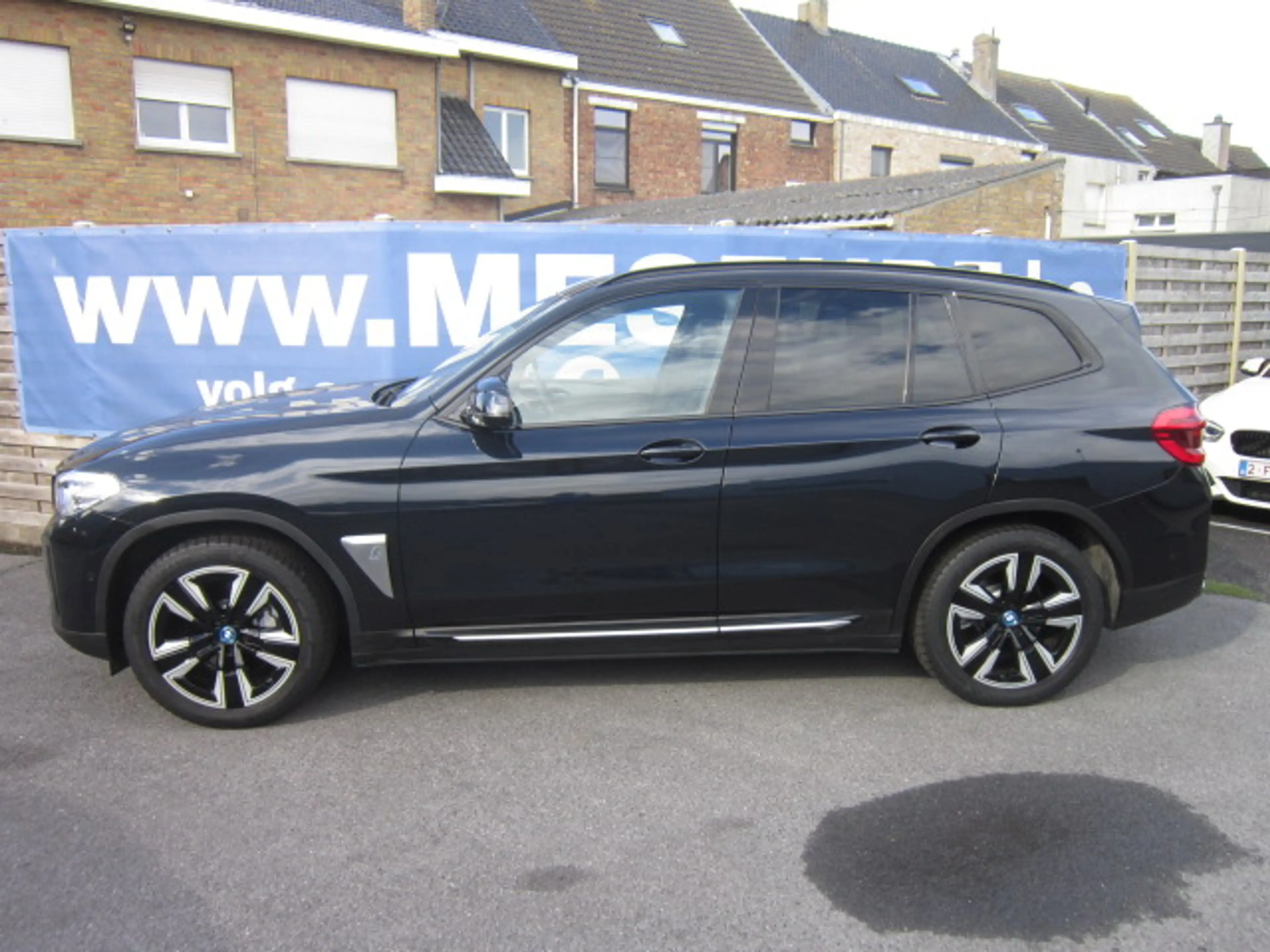 BMW iX3 PROF NAVI + ELEK TREKHAAK + LEDER + OPEN PANO DAK — photo 6