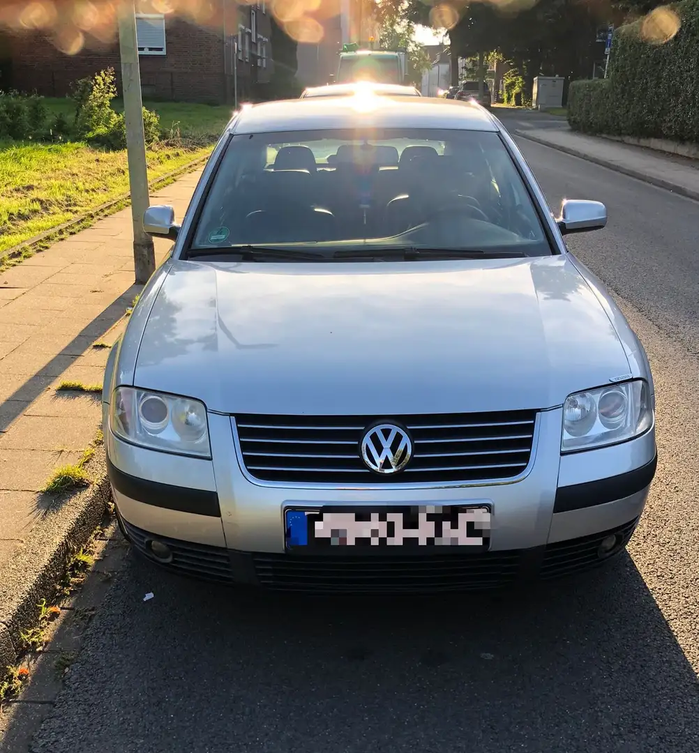Volkswagen Passat Comfortline Argintiu - 1