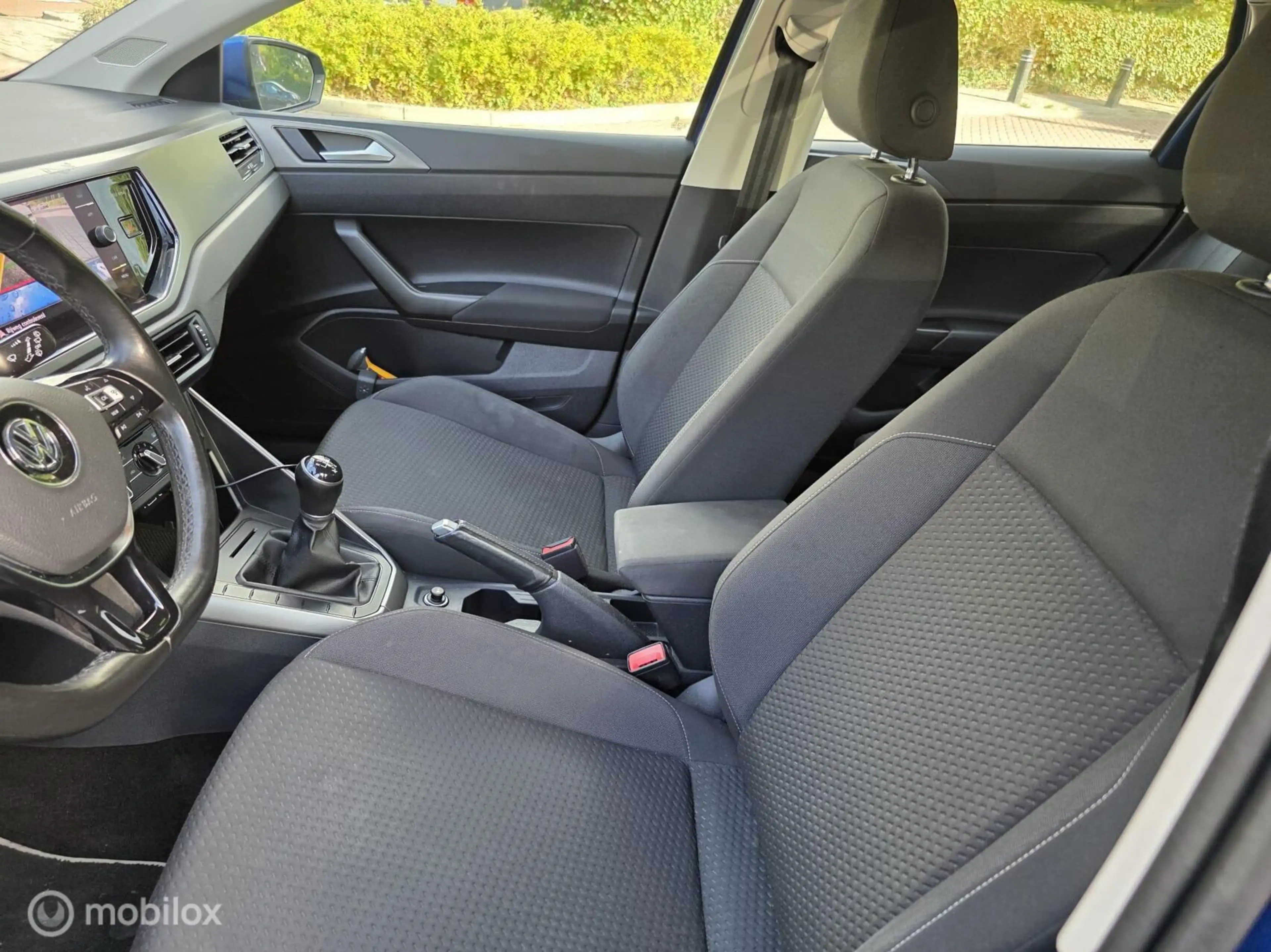 Volkswagen Polo 1.6 TDI Comfortline Business Dealer onderhouden — photo 11
