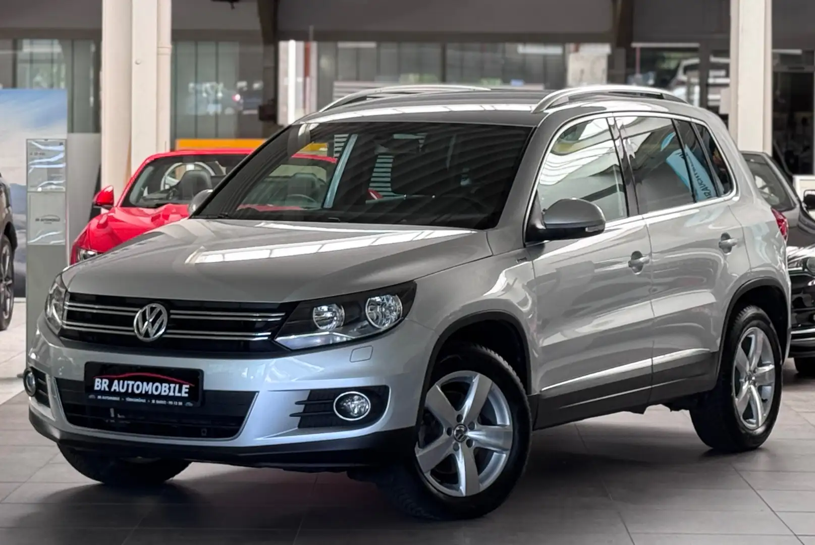 Volkswagen Tiguan Lounge Sport*DSG*nur 52.800Km*2.Hand*AHK*Kamera Grijs - 1
