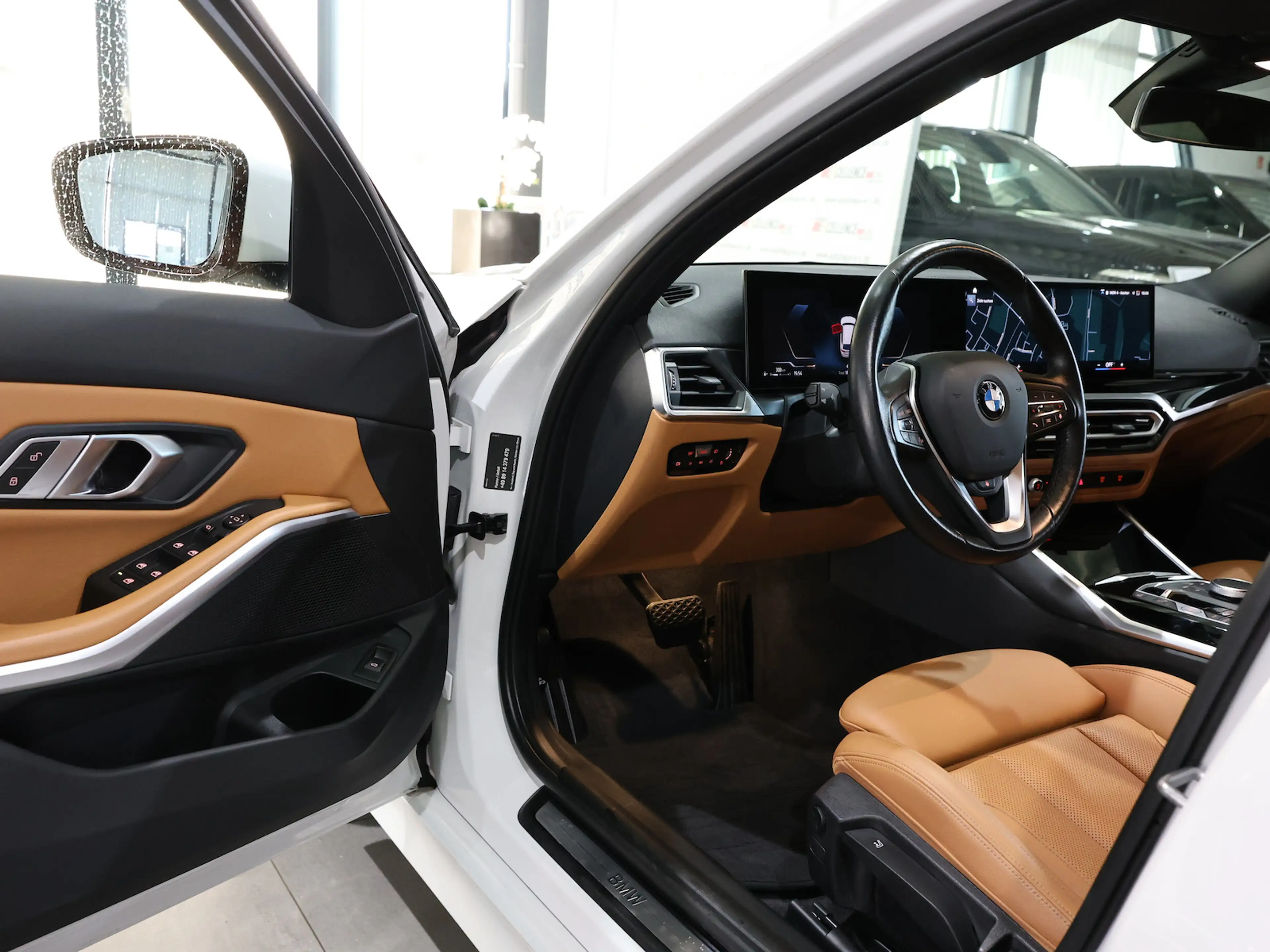 BMW 318 318d Touring SPORT WHITE & BROWN / CURCED, LED — photo 12