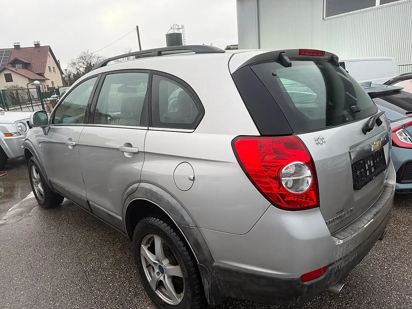 Chevrolet Captiva Silber - 2