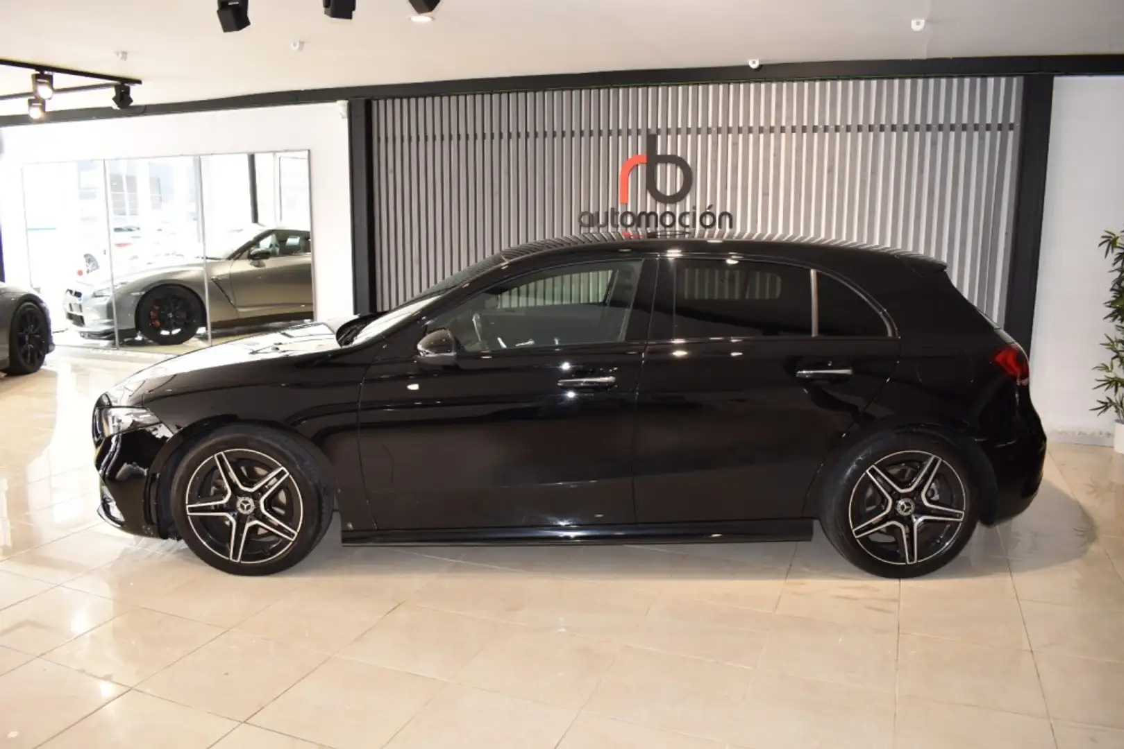 Mercedes-Benz A 200 7G-DCT Zwart - 2