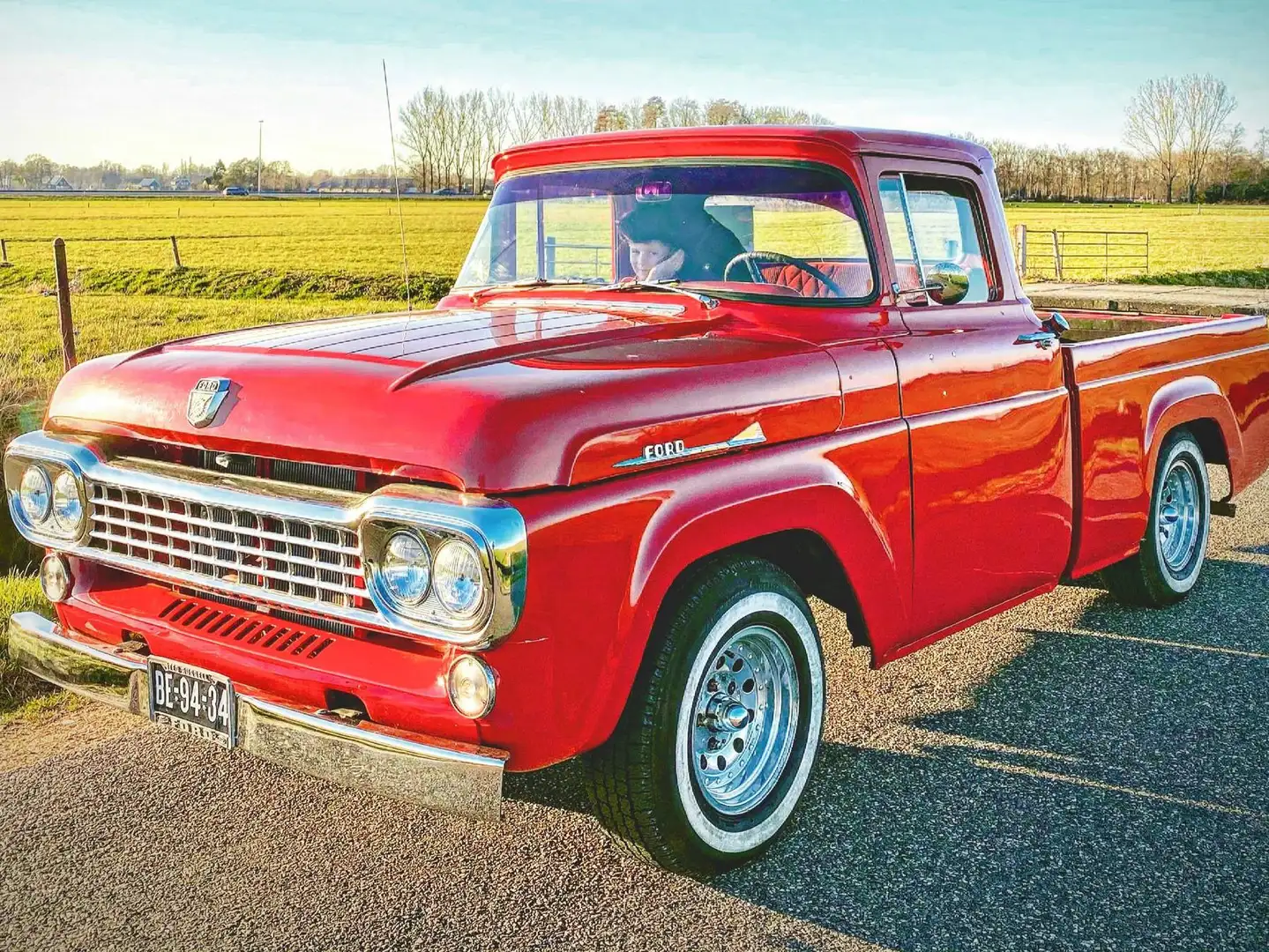 Ford F 100 1958 3,7L V6 Benzine Czerwony - 1