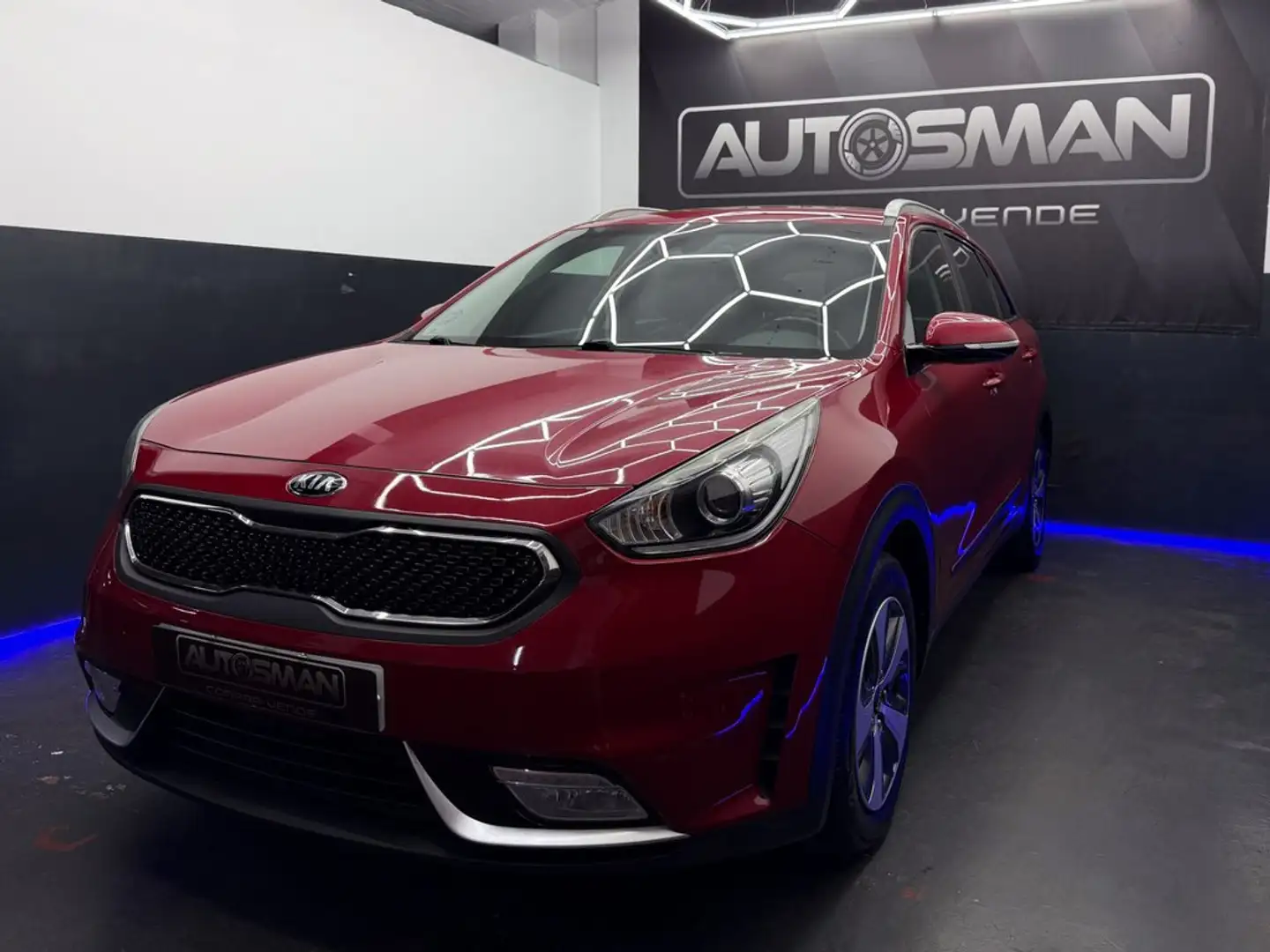 Kia Niro 1.6 GDi Híbrido 104kW (141CV) Concept Burdeos - 2