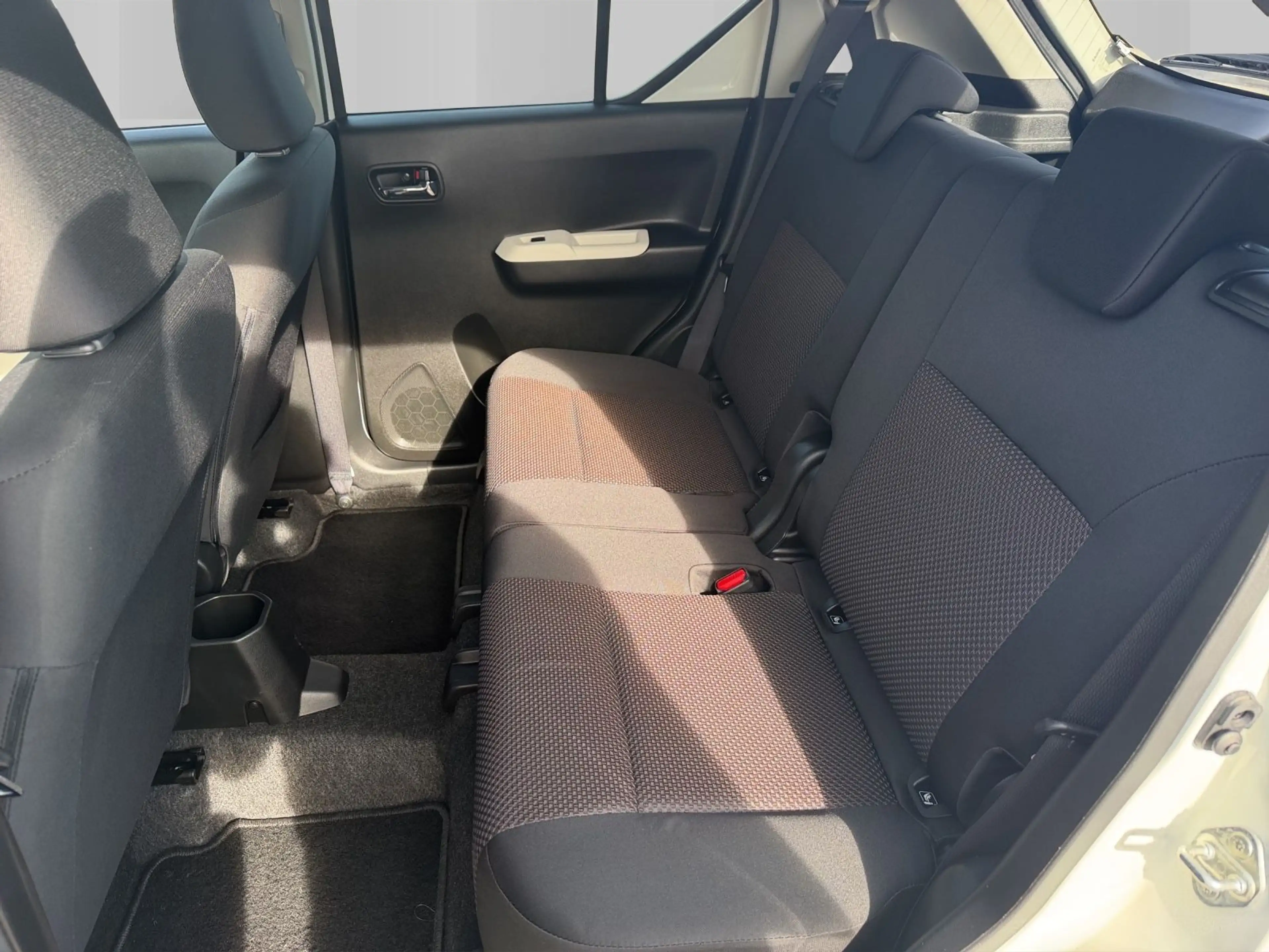 Suzuki Ignis 1.2 DualJet AGS Comfort+ /1.Hd LED NAV SHZ — photo 11