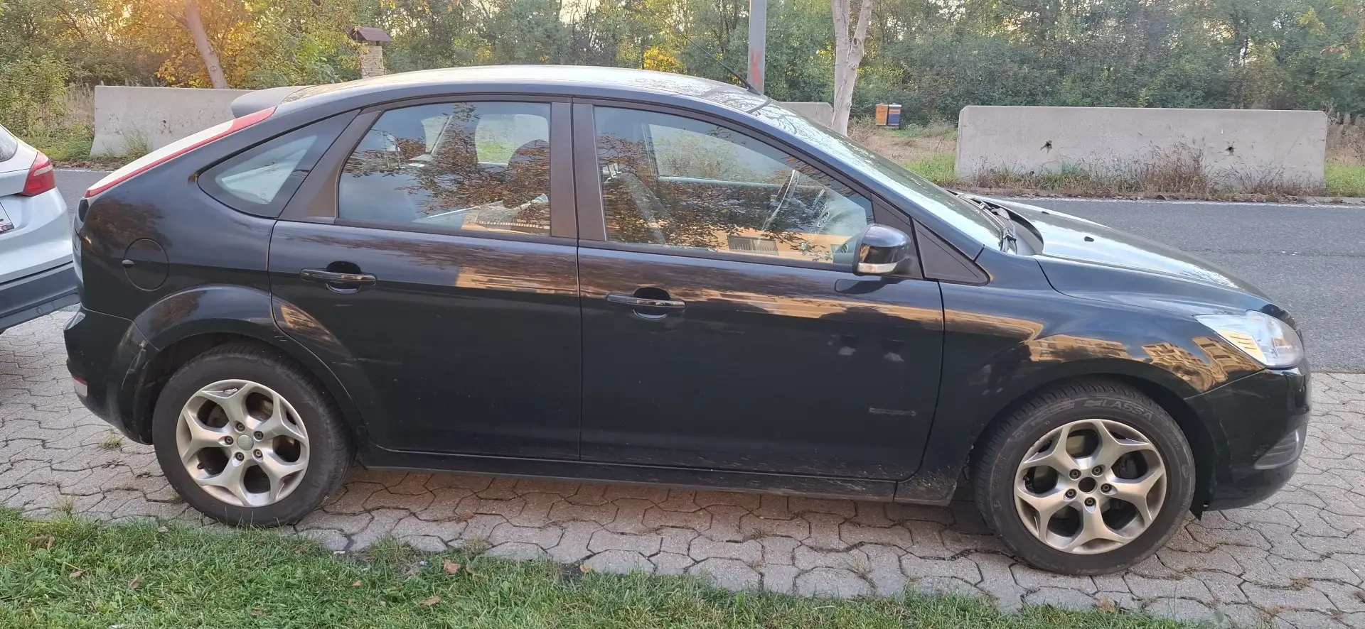 Ford Focus Trend 1,4 - 2