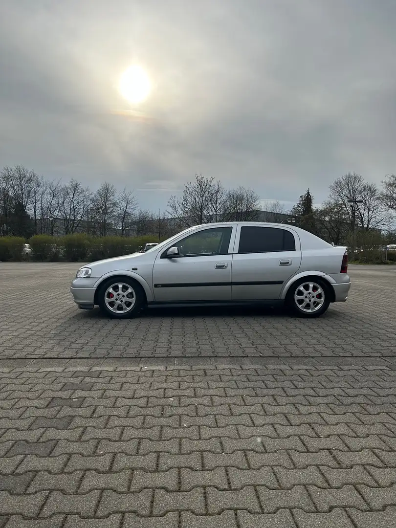 Opel Astra 1.6 Elegance Leder TÜV 2025 Fahrwerk Sportauspuff Silber - 2