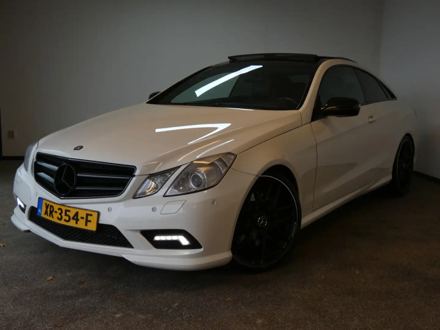 Mercedes-Benz E 500 Coupé Elegance Nwe APK airco Weiß - 1