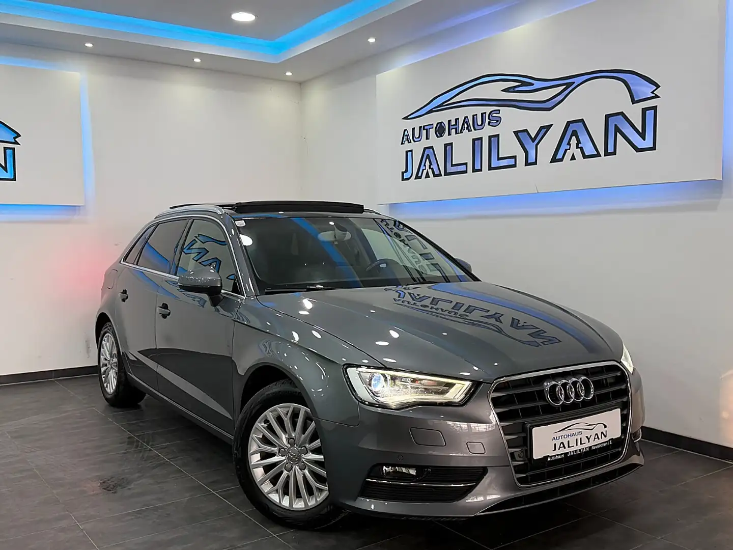 Audi A3 2,0 TDI, PANO, AHK, PDC, LED+XENON, TEMPOMAT, TOP Grau - 2