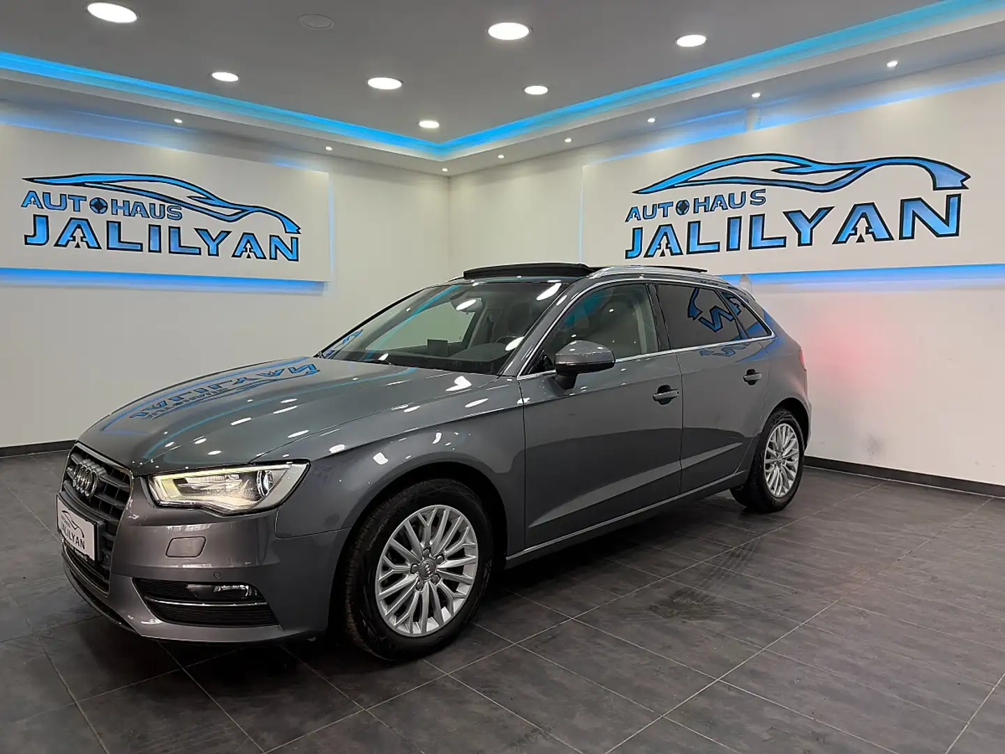 Audi A3 2,0 TDI, PANO, AHK, PDC, LED+XENON, TEMPOMAT, TOP Grau - 1
