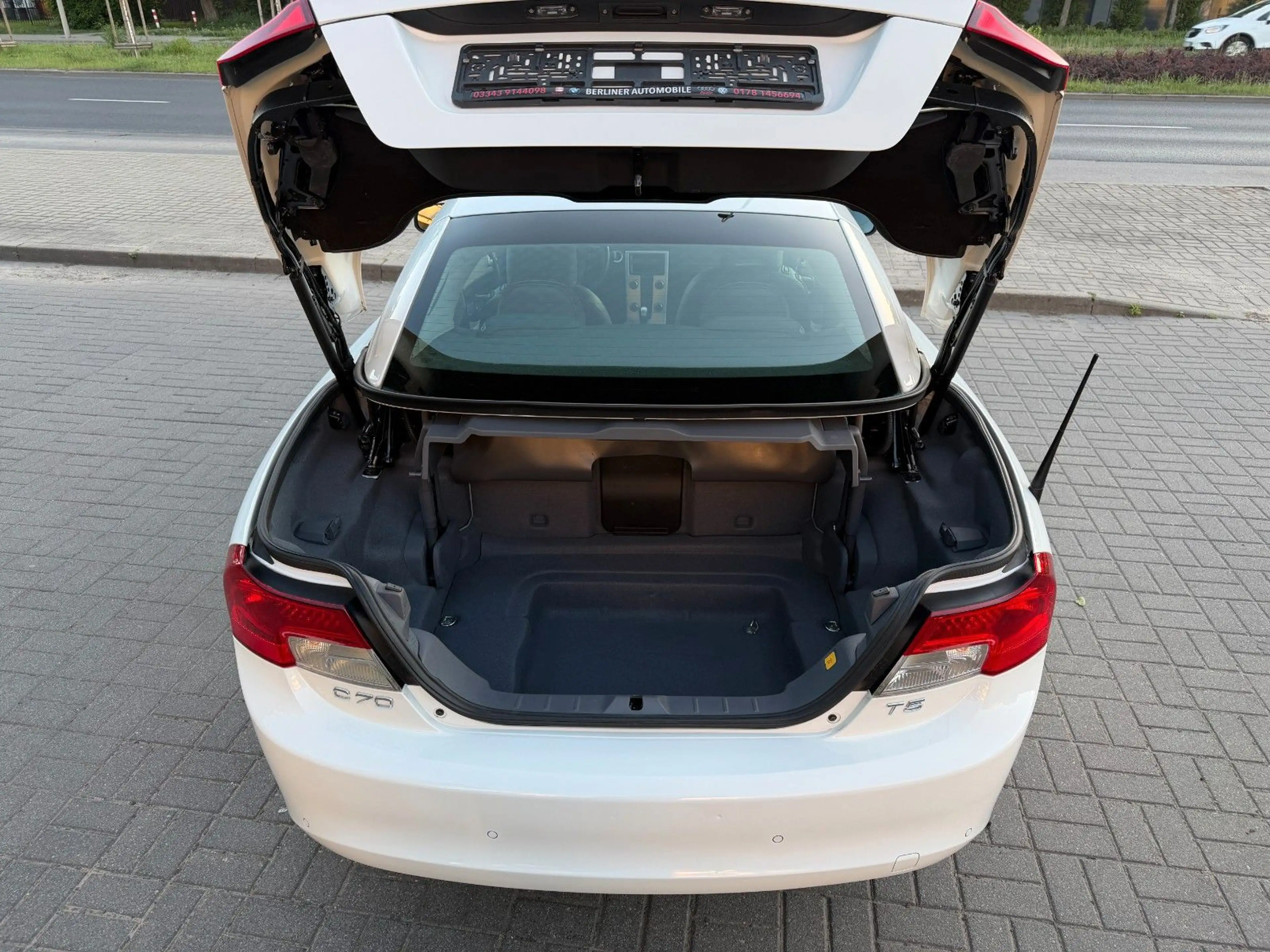 Volvo C70 T5 Geartronic Momentum*NUR42.000KM*INSP.+TÜV — photo 10
