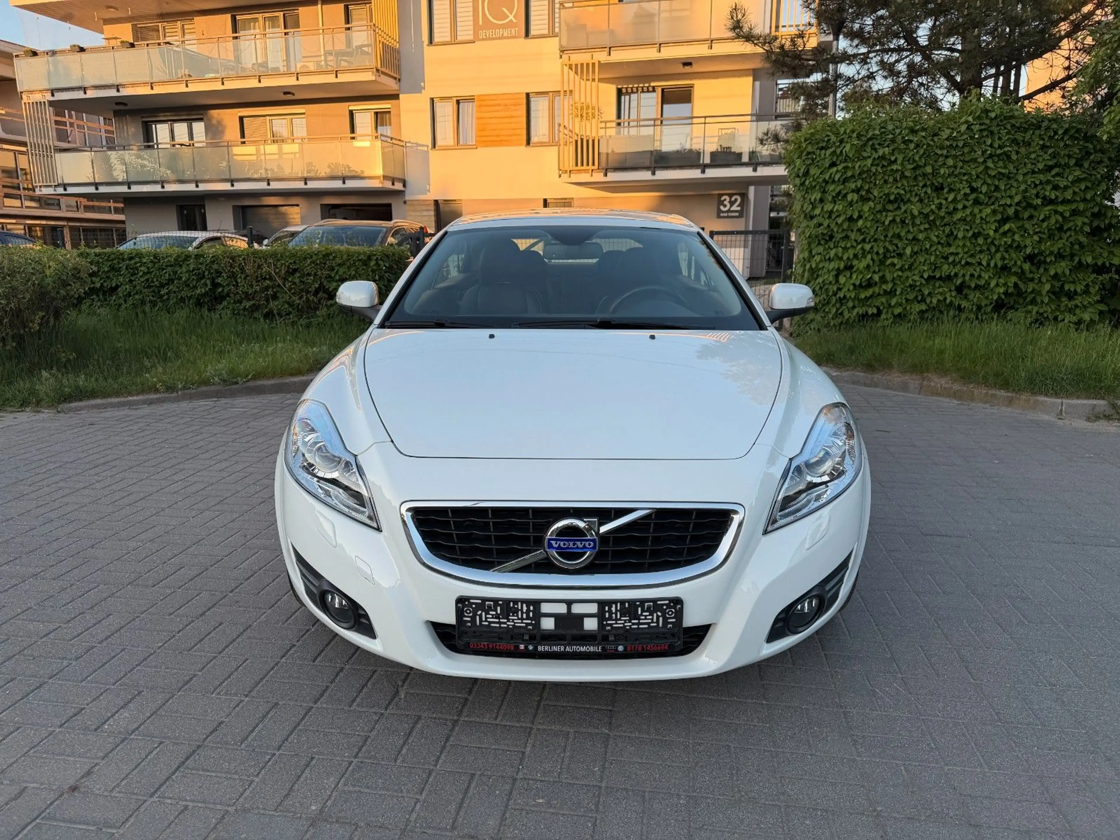 Volvo C70 T5 Geartronic Momentum*NUR42.000KM*INSP.+TÜV — photo 2