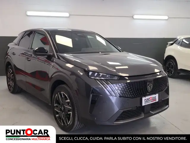 Peugeot 3008 view 3