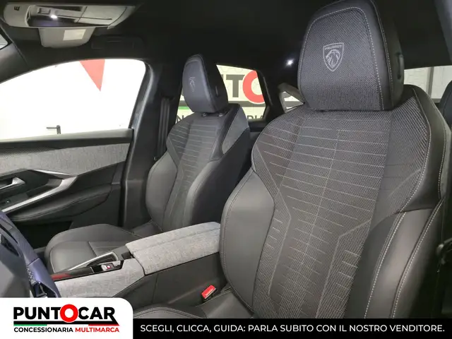 Peugeot 3008 view 4