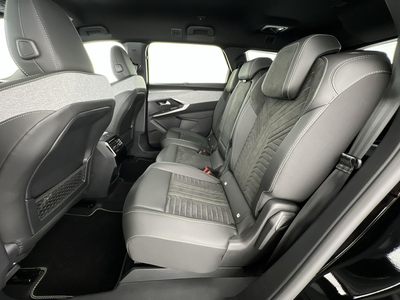 Peugeot 5008 Hybrid GT Exclusive 1.2*NAVI*SHZ*360°K*uvm — photo 8
