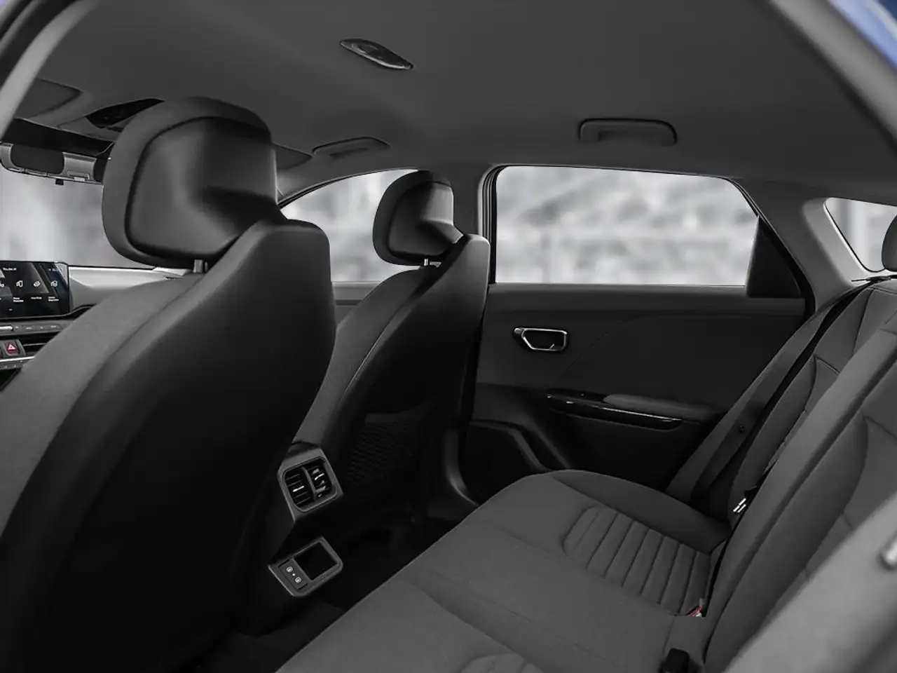 Kia K4 снимка Kia K4