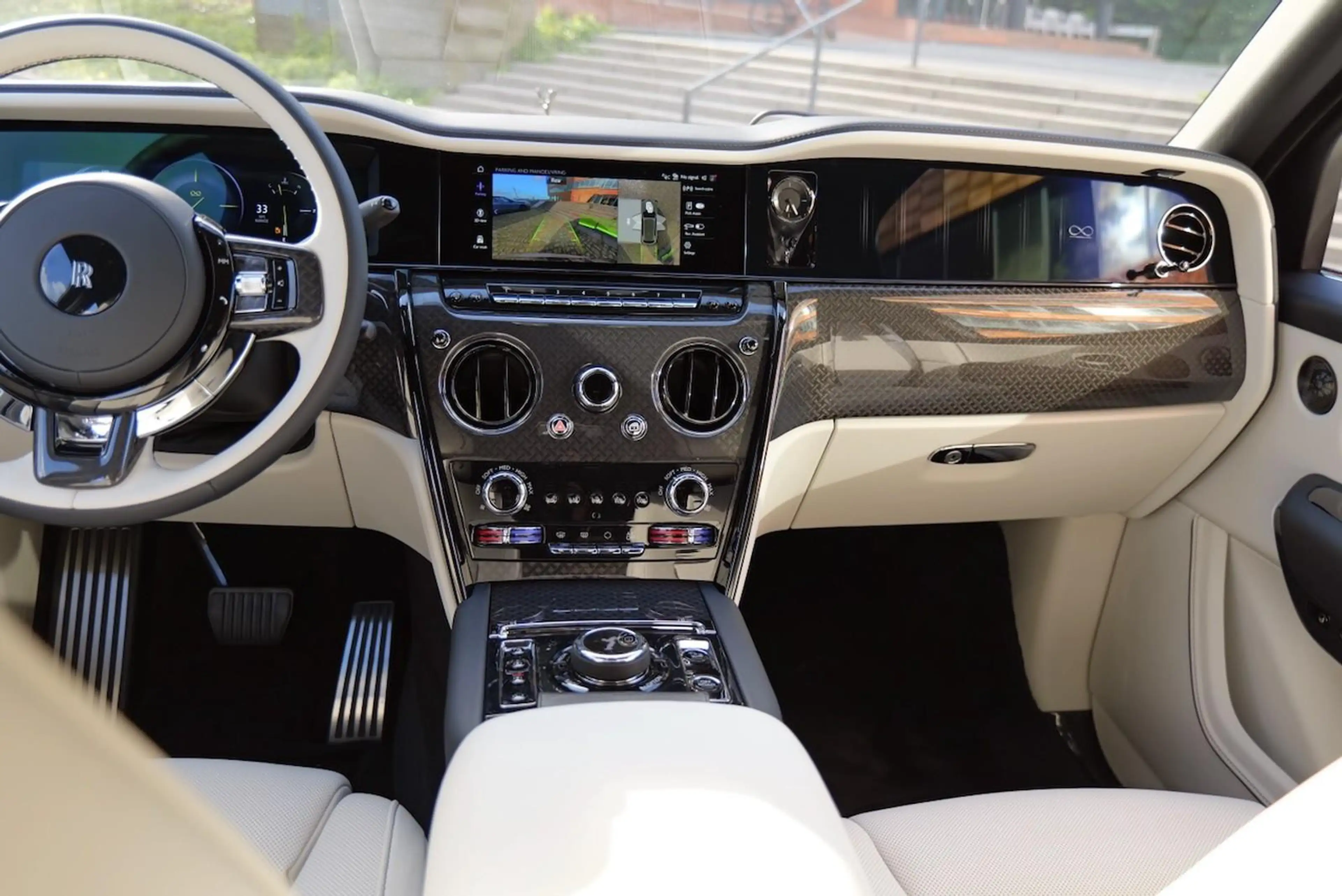 Rolls-Royce Cullinan Cullian Black Badge 4 Seats I Starlight I TV I Ma — photo 8