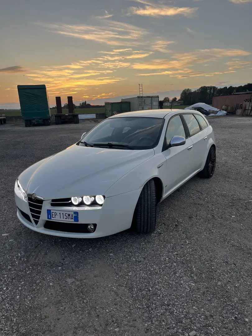 Alfa Romeo 159 159 SportwagonSW 2.0 jtdm Distinctive 136cv Blanco - 1