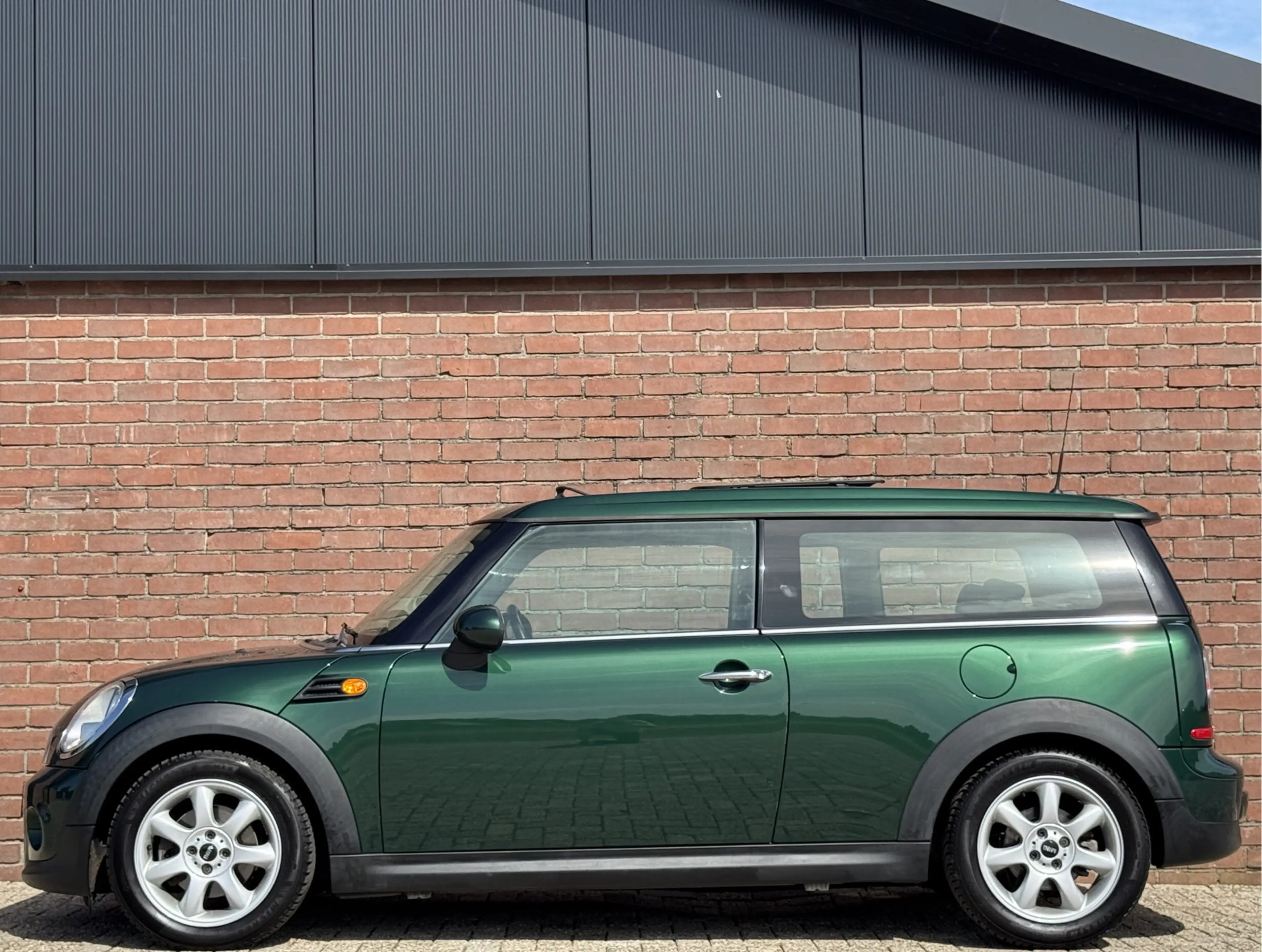 MINI One Clubman 1.6 CHILI | NL-AUTO! | NAVI! | PANODAK! — photo 3