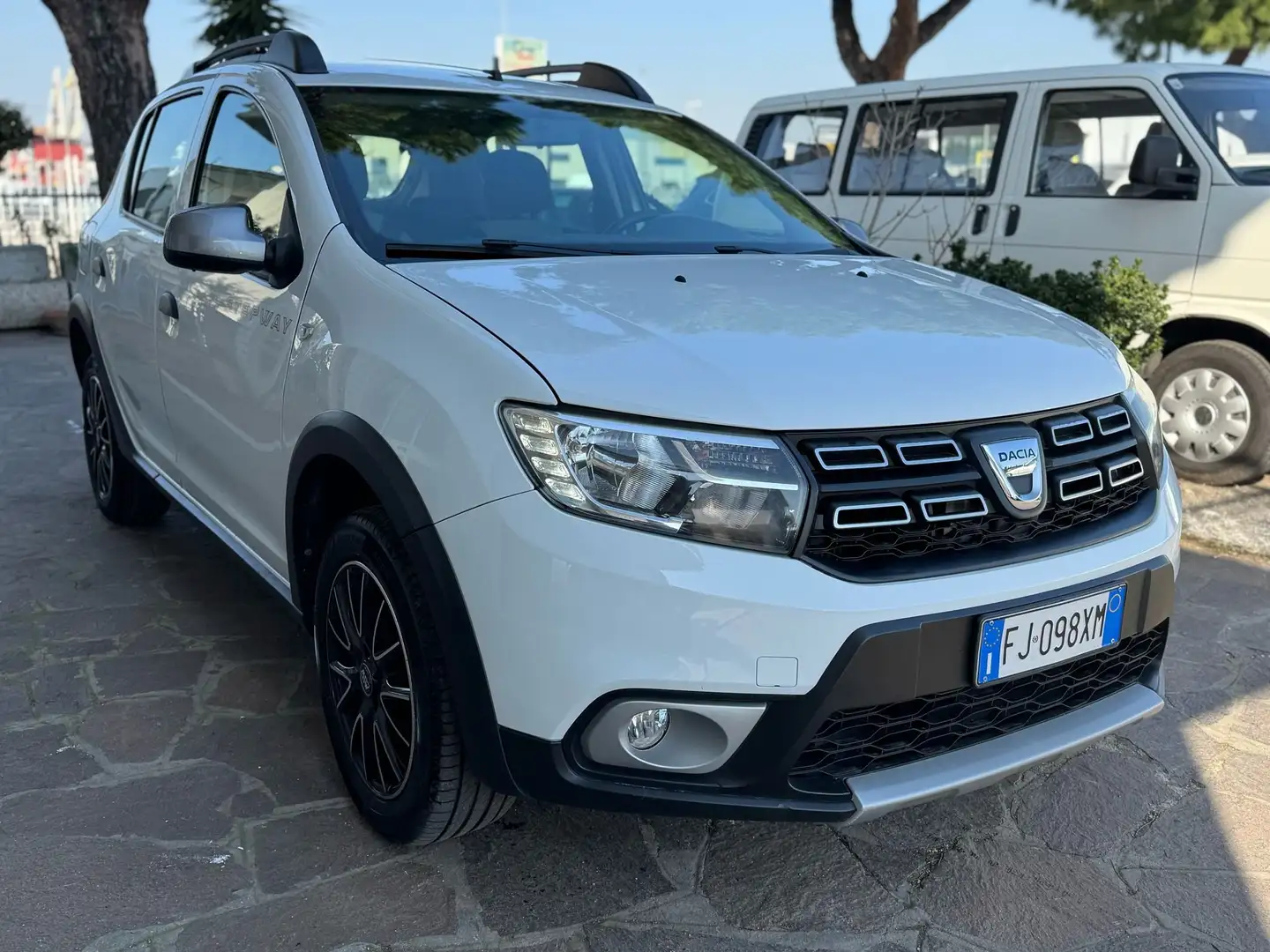 Dacia Sandero Sandero Stepway 1.5 dci s Weiß - 1