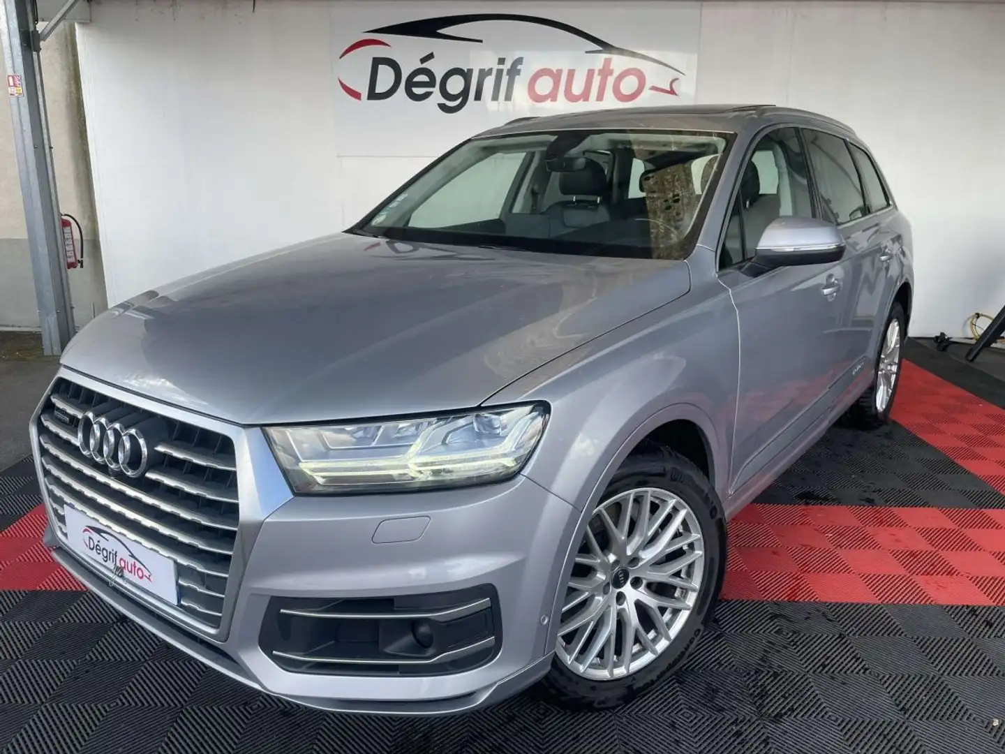 Audi Q7 3.0 V6 TDI Clean Diesel 272 Tiptronic 8 Quattro 7p Gris - 1