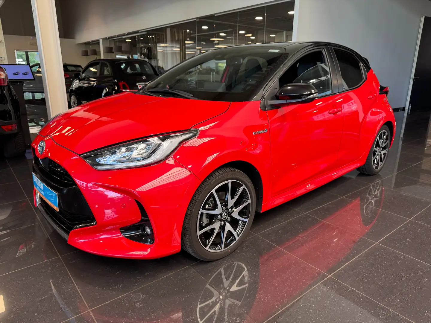 Toyota Yaris Yaris Hybrid 1.5 VVT-i Prem Edition/Full/1j gar(1) Rosso - 2