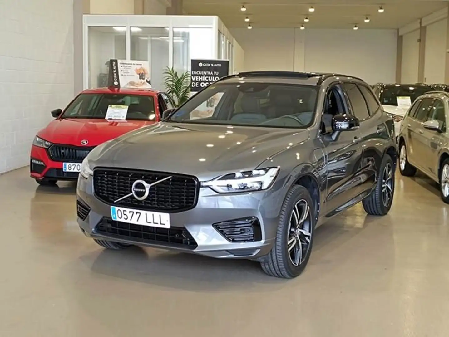 Volvo XC60 2.0 T8 AWD R-Design Auto Gris - 1